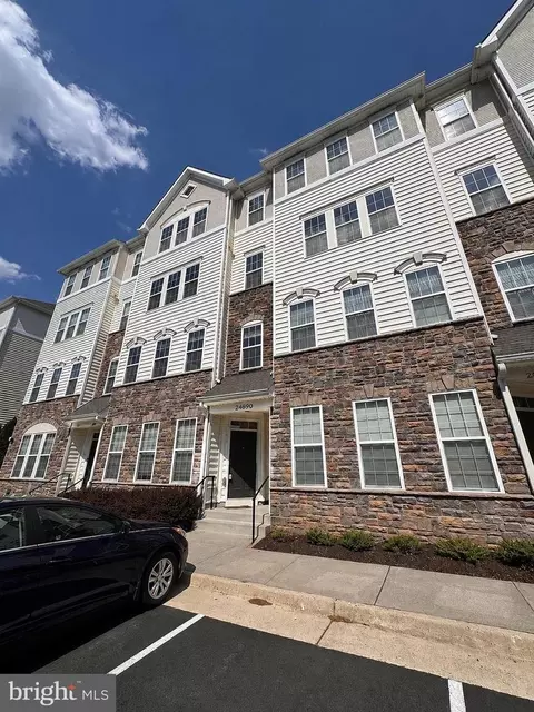 24690 Byrne Meadow Sq, Aldie, VA 20105