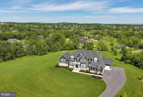 18030 Maintree Farm Ct, Leesburg, VA 20175
