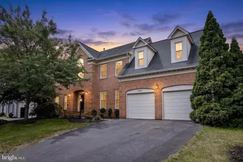 43478 Golden Meadow Cir, Ashburn, VA 20147