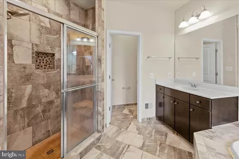 Bath - 42554 Dreamweaver Dr, Brambleton, VA 20148 photo 1 of 2