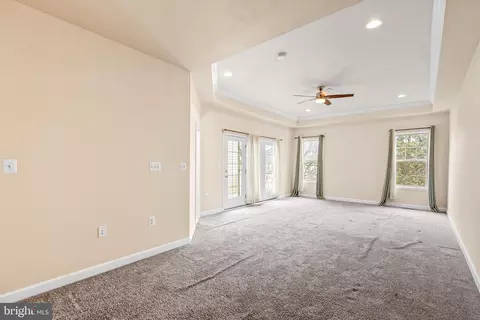 Living - 42554 Dreamweaver Dr, Brambleton, VA 20148 photo 4 of 6