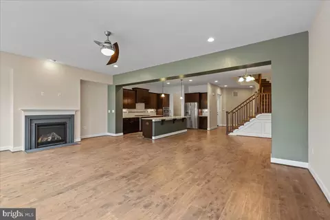 Living - 42554 Dreamweaver Dr, Brambleton, VA 20148 photo 3 of 6