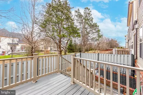 Exterior - 42554 Dreamweaver Dr, Brambleton, VA 20148 photo 2 of 2