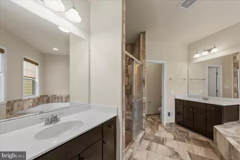 Bath - 42554 Dreamweaver Dr, Brambleton, VA 20148 photo 2 of 2