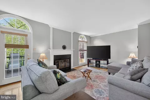 46922 Rabbitrun, Sterling, VA 20164