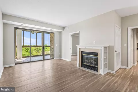19355 Cypress Ridge Ter #1022, Leesburg, VA 20176