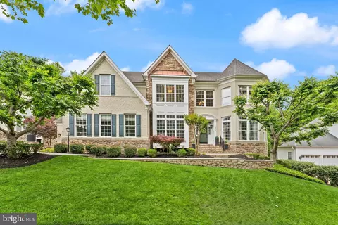 18919 Canoe Landing Ct, Leesburg, VA 20176
