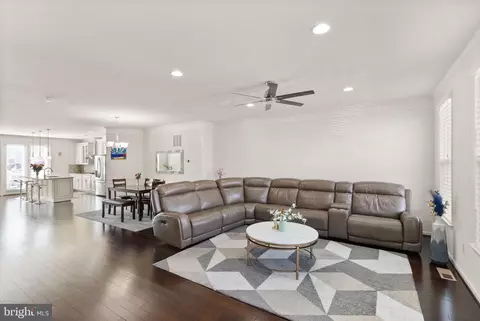Entry Way - 23491 Epperson Sq, Brambleton, VA 20148 photo 2 of 5