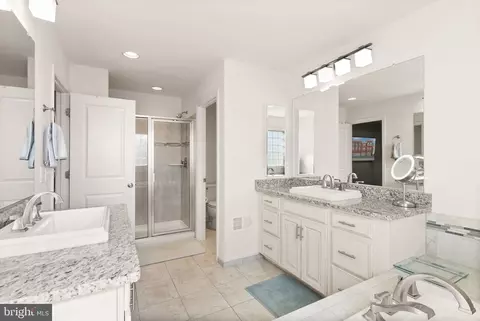 Bath - 23491 Epperson Sq, Brambleton, VA 20148 photo 2 of 3