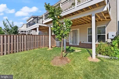 Exterior - 23491 Epperson Sq, Brambleton, VA 20148 photo 6 of 11