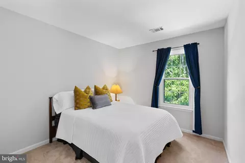 Bedroom - 13 Red Wing Ct, Sterling, VA 20164 photo 4 of 5