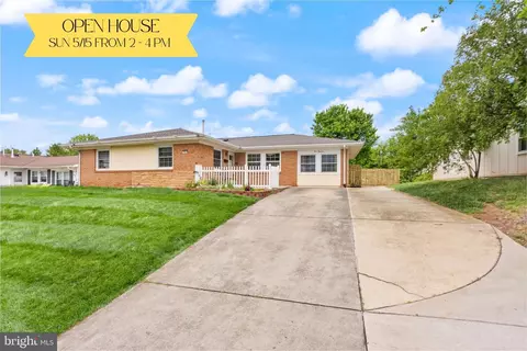 514 W Nettle Tree Rd, Sterling, VA 20164