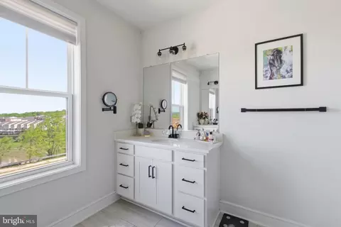 Bath - 20775 Lamlash Ter, Ashburn, VA 20147 photo 1 of 1