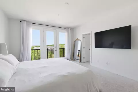 Bedroom - 20775 Lamlash Ter, Ashburn, VA 20147 photo 2 of 6