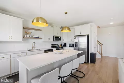Kitchen - 20775 Lamlash Ter, Ashburn, VA 20147 photo 1 of 4