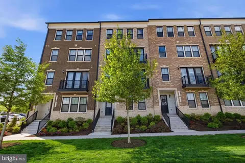 Exterior - 20775 Lamlash Ter, Ashburn, VA 20147 photo 2 of 6