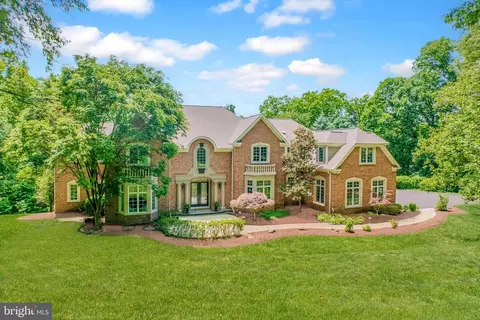 40321 Beacon Hill Dr, Leesburg, VA 20176