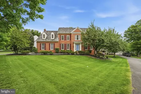 1414 Hague Dr SW, Leesburg, VA 20175
