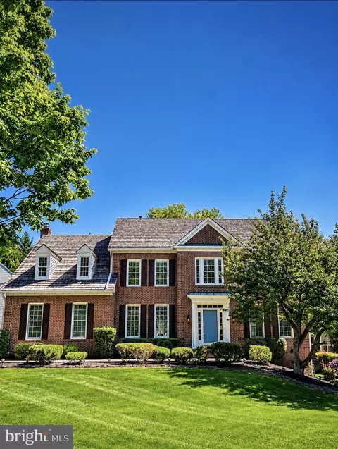 1414 Hague Dr SW, Leesburg, VA 20175