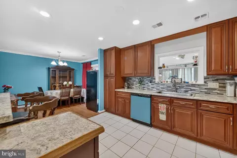 1305 N Sterling Blvd, Sterling, VA 20164