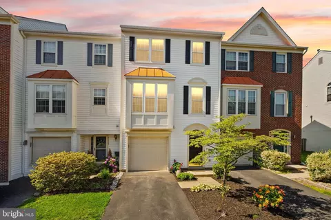 21740 Kings Crossing Ter, Ashburn, VA 20147