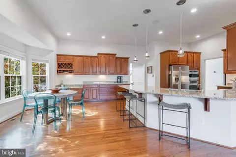 Kitchen - 42018 Mill Quarter Pl, Ashburn, VA 20148 photo 5 of 8