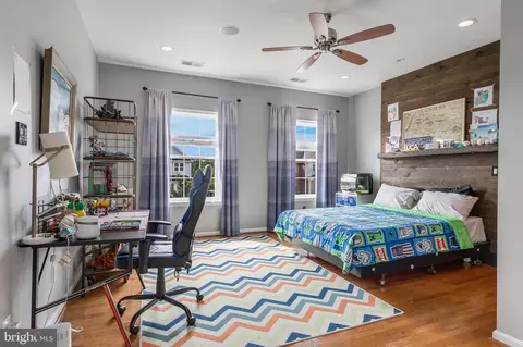 Bedroom - 42018 Mill Quarter Pl, Ashburn, VA 20148 photo 4 of 6