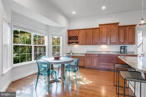 Kitchen - 42018 Mill Quarter Pl, Ashburn, VA 20148 photo 4 of 8