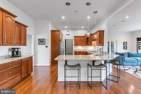 Kitchen - 42018 Mill Quarter Pl, Ashburn, VA 20148 photo 3 of 8