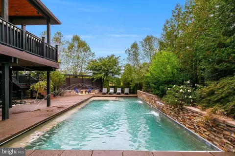 Exterior - 42018 Mill Quarter Pl, Ashburn, VA 20148 photo 6 of 21
