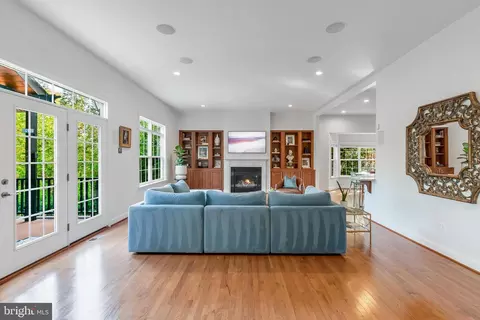 Living - 42018 Mill Quarter Pl, Ashburn, VA 20148 photo 2 of 6
