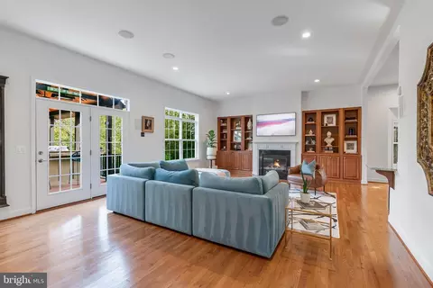 Living - 42018 Mill Quarter Pl, Ashburn, VA 20148 photo 3 of 6