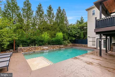 Exterior - 42018 Mill Quarter Pl, Ashburn, VA 20148 photo 8 of 21