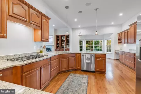Kitchen - 42018 Mill Quarter Pl, Ashburn, VA 20148 photo 1 of 8