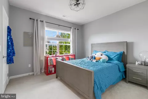 Bedroom - 42018 Mill Quarter Pl, Ashburn, VA 20148 photo 3 of 6