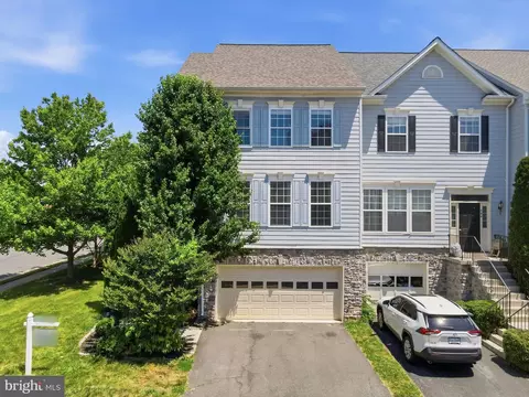 802 Ferndale Ter NE, Leesburg, VA 20176