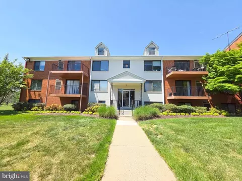 125 T Clubhouse Dr SW #7, Leesburg, VA 20175
