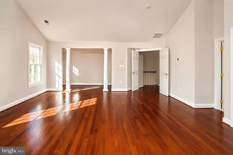 Living - 42848 Sidney Pl, Ashburn, VA 20148 photo 5 of 5