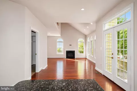 Living - 42848 Sidney Pl, Ashburn, VA 20148 photo 3 of 5