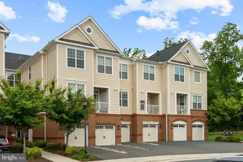 23255 Milltown Knoll Sq #111, Ashburn, VA 20148