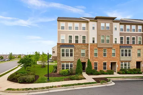 25284 Gray Poplar Ter, Aldie, VA 20105