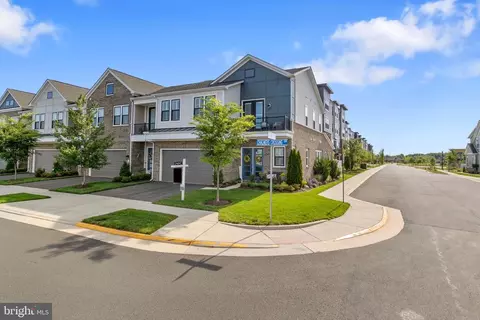 23664 Chalmers Crossing Ter, Ashburn, VA 20148