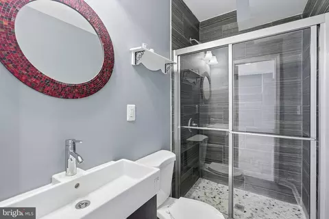 Bath - 42637 Willow Bend Dr, Brambleton, VA 20148 photo 2 of 2