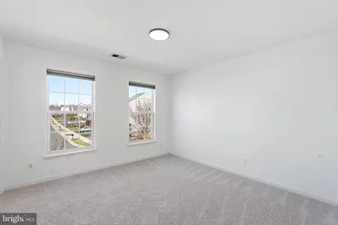 Bedroom - 42637 Willow Bend Dr, Brambleton, VA 20148 photo 5 of 7