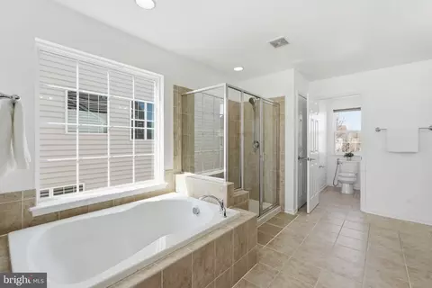 Bath - 42637 Willow Bend Dr, Brambleton, VA 20148 photo 1 of 2