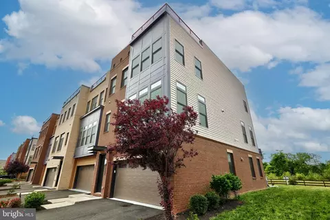 23575 Hopewell Manor Ter, Ashburn, VA 20148