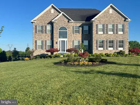 26859 Crusher Dr, Chantilly, VA 20152