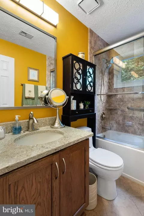 Bath - 20617 Avalon Ct, Sterling, VA 20165 photo 5 of 7