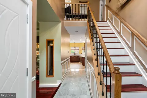 Entry Way - 20617 Avalon Ct, Sterling, VA 20165 photo 1 of 6