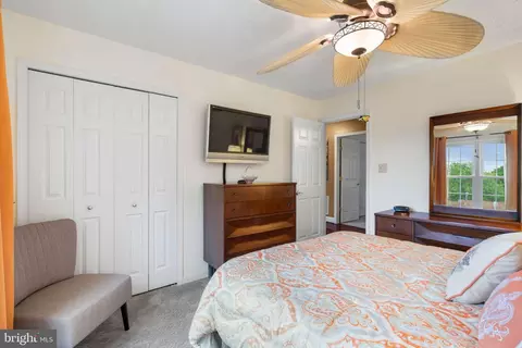 Bedroom - 20617 Avalon Ct, Sterling, VA 20165 photo 4 of 6
